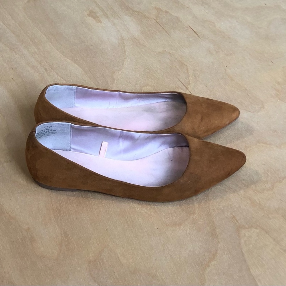H&M Tan Pointed Ballet Flats Size 8.
